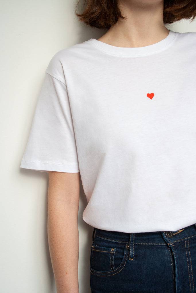 JUKSEREI HEART T-SHIRT Rabatt