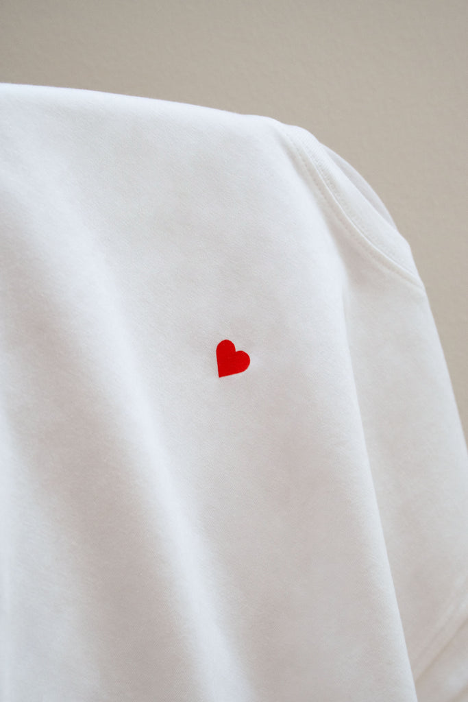 JUKSEREI HEART T-SHIRT Rabatt