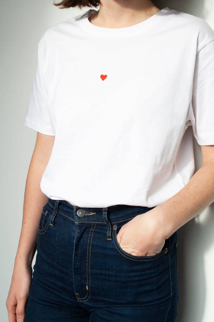JUKSEREI HEART T-SHIRT Rabatt