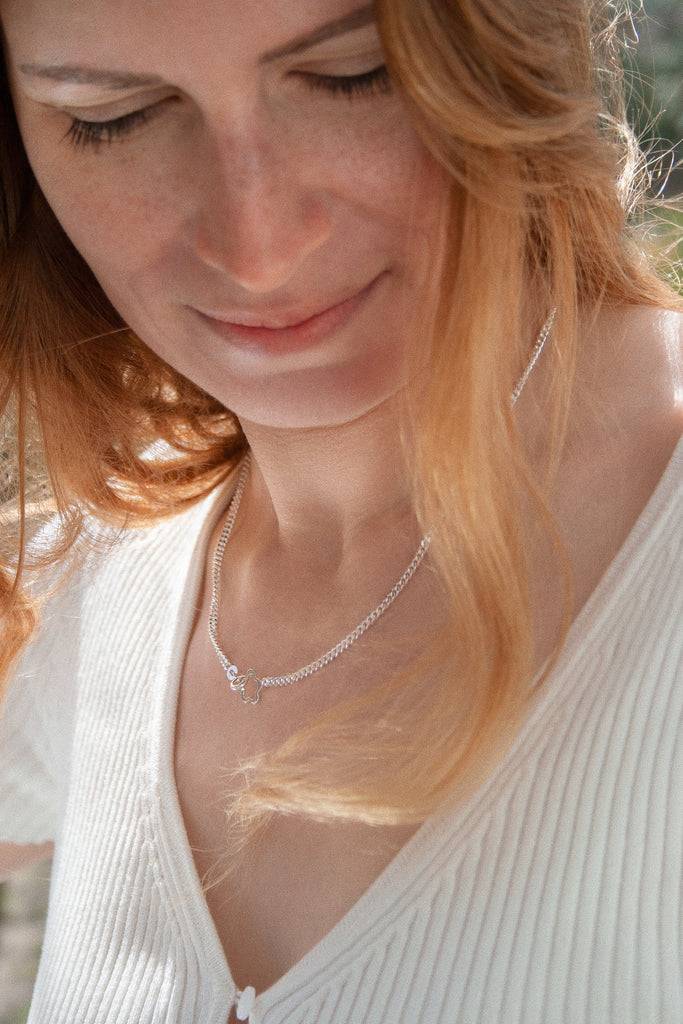 JUKSEREI FLOW NECKLACE Begrenzte Freigabe