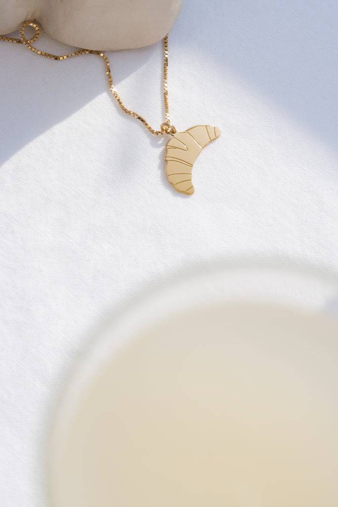 JUKSEREI CROISSANT NECKLACE Bis zu 65% Rabatt