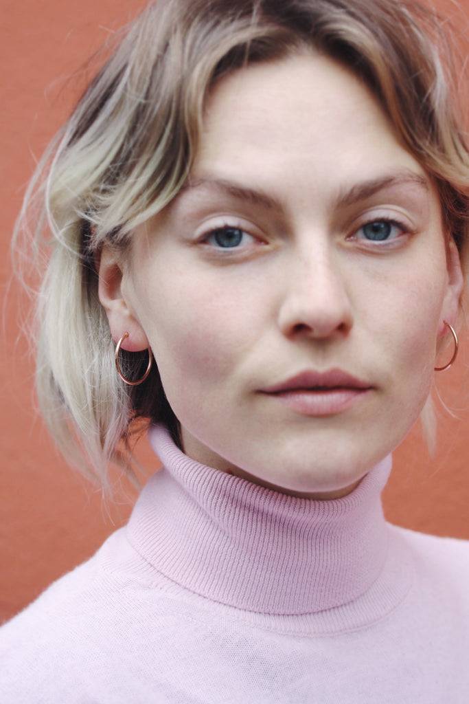 JUKSEREI HOOP EARRINGS Im Verkauf