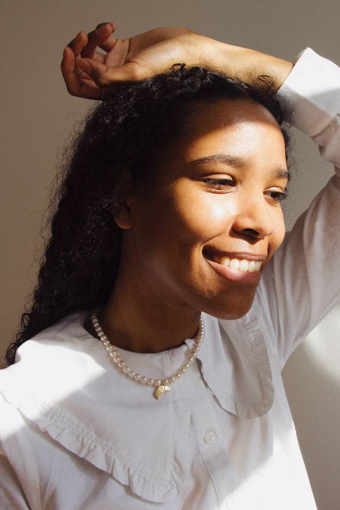 JUKSEREI CROISSANT PEARL NECKLACE Online
