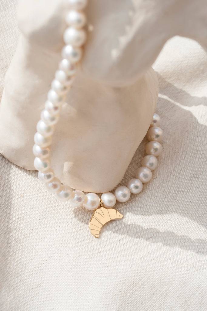JUKSEREI CROISSANT PEARL NECKLACE Online