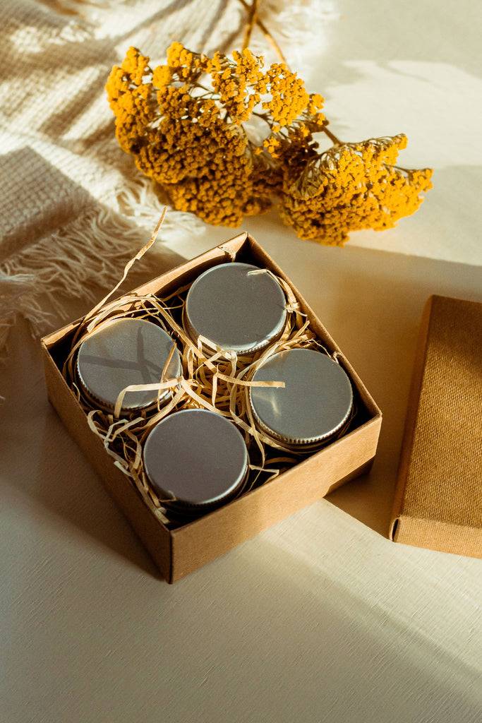 JUKSEREI LIMA · PETITE SCENTED CANDLE BOX Osterangebot