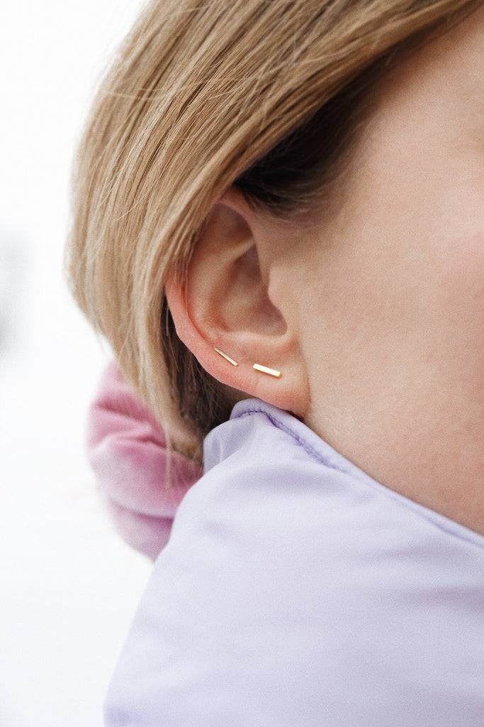 JUKSEREI LINIE EAR STUDS Wochenangebot