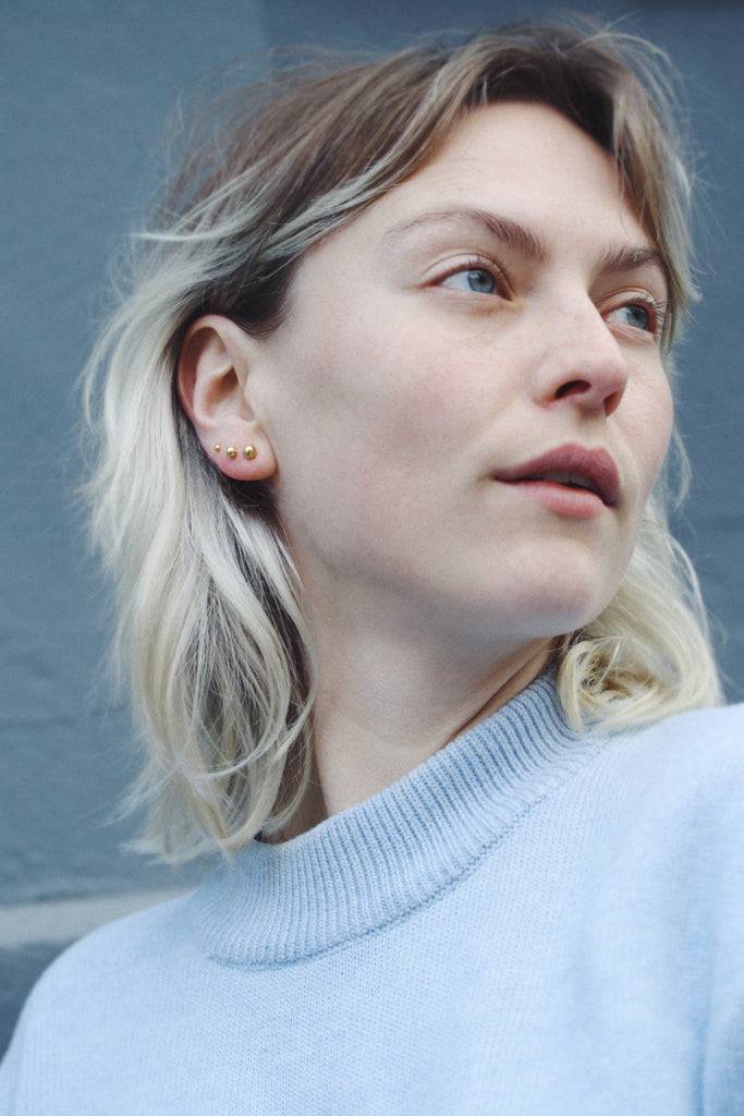 JUKSEREI SIGRID XS EAR STUDS Begrenzte Freigabe
