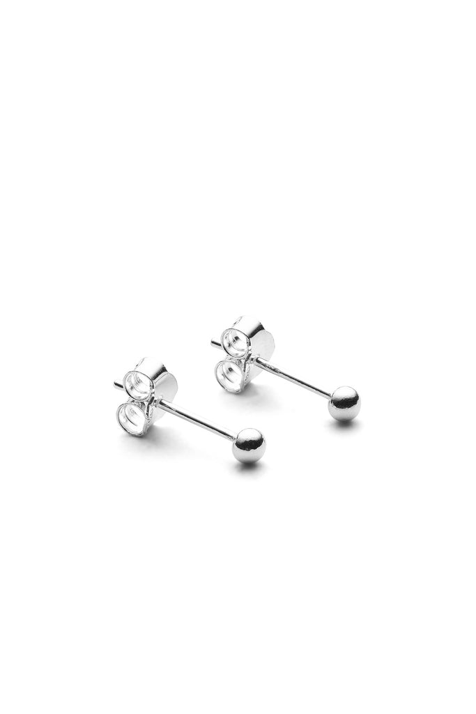 JUKSEREI SIGRID XS EAR STUDS Begrenzte Freigabe