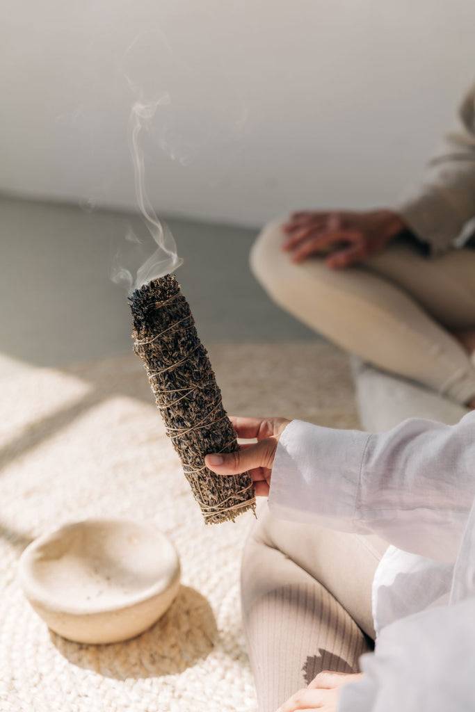 JUKSEREI KRUUT · SLOW MOTION SMUDGE STICK Letzte 2 Tage