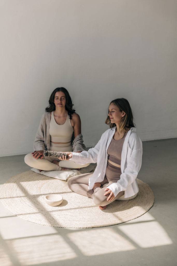 JUKSEREI KRUUT · SLOW MOTION SMUDGE STICK Letzte 2 Tage