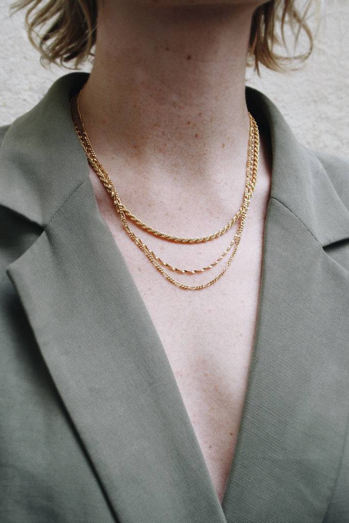 JUKSEREI TWIRL NECKLACE Versandkostenfrei