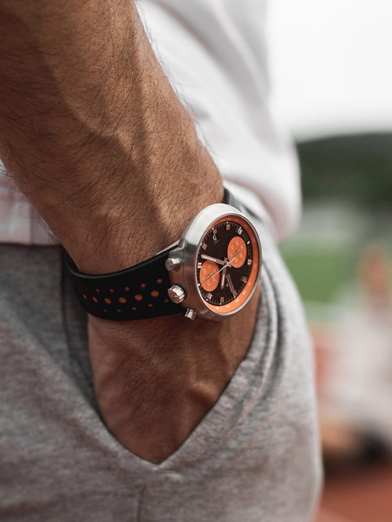 Junghans 1972 Competition Kauf eins, bekomm eins gratis
