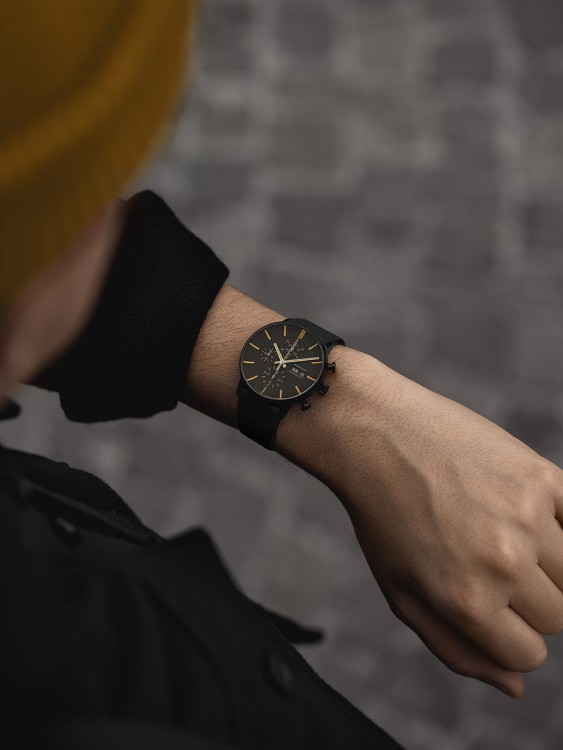 Junghans FORM A Chronoscope, Date English Zeitlich begrenztes Angebot