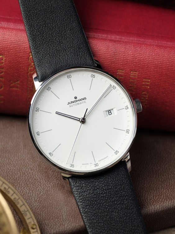 Junghans FORM A Kauf eins, bekomm eins gratis