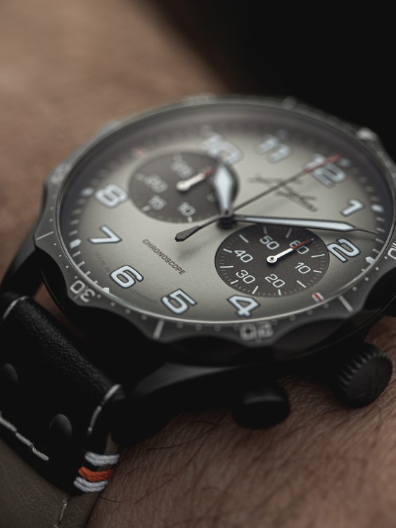 Junghans Pilot Chronoscope Desert Neueste Stile