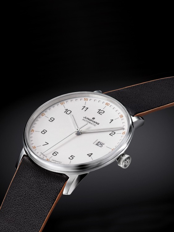 Junghans FORM A Günstiger Verkauf