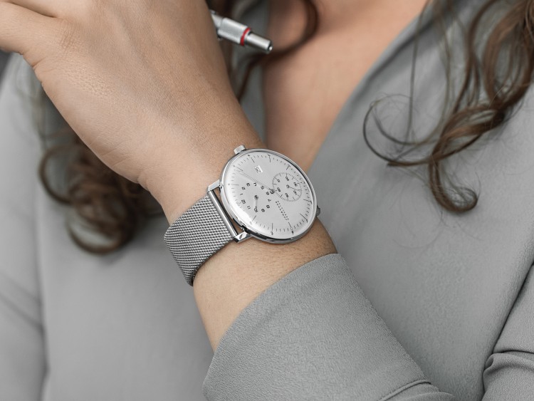 Junghans max bill Regulator Riesige Ersparnisse