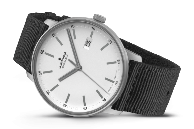 Junghans FORM A Titan Super Rabatt