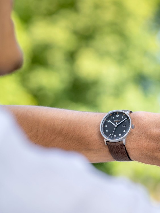 Junghans FORM A Titan Jubiläumsangebot