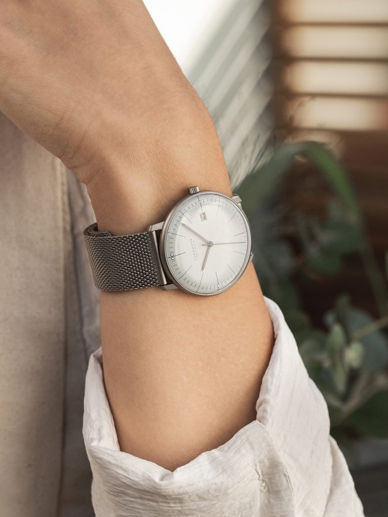 Junghans max bill MEGA Solar Versandkostenfrei