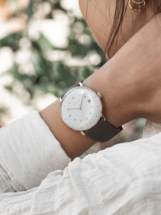 Junghans max bill MEGA Solar Exklusivangebot