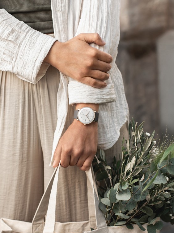 Junghans max bill MEGA Solar Exklusivangebot