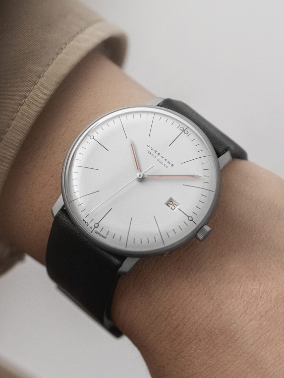 Junghans max bill MEGA Solar Bauhaus Preisnachlass