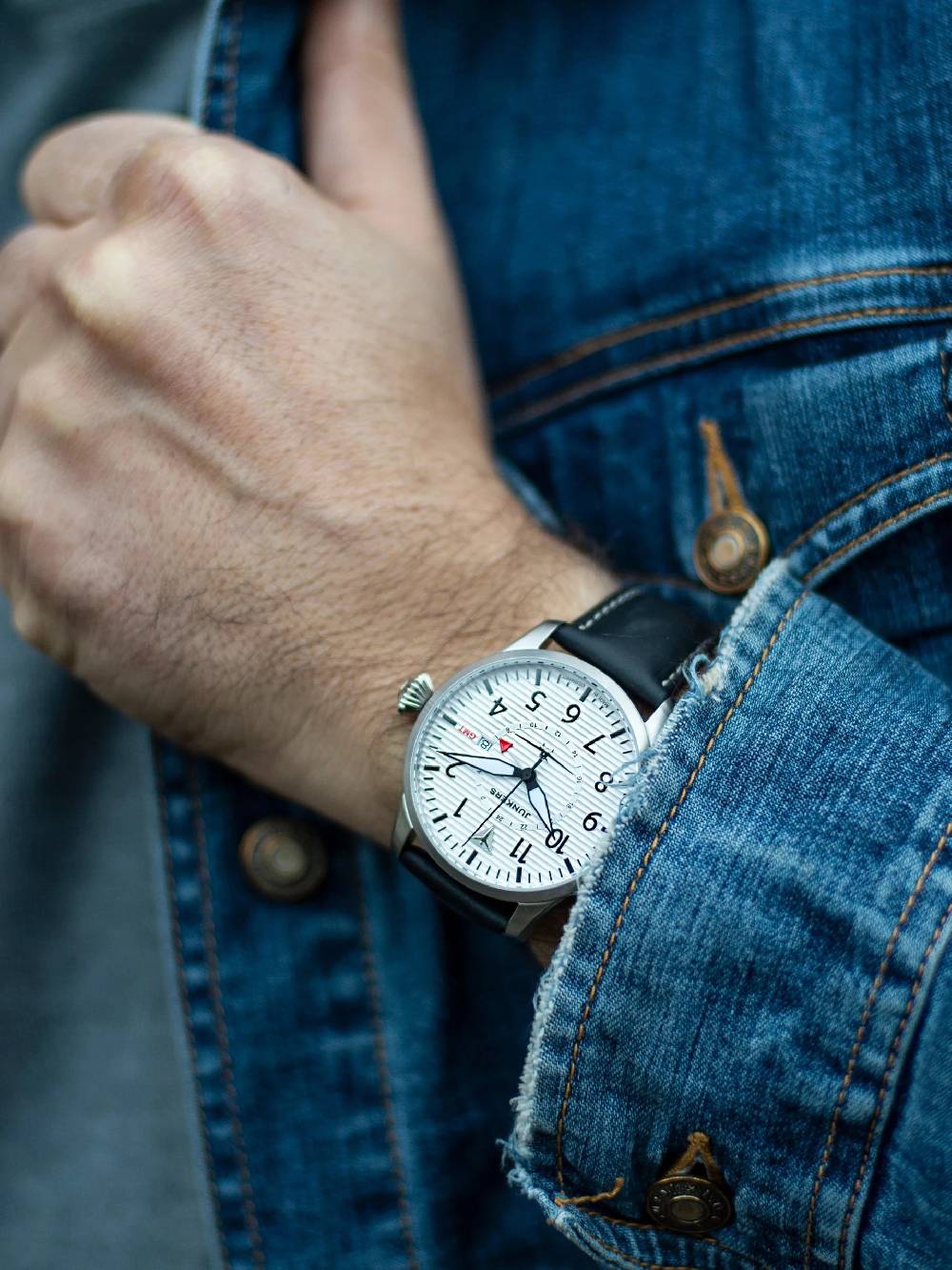 Junkers Flieger GMT Riesige Ersparnisse