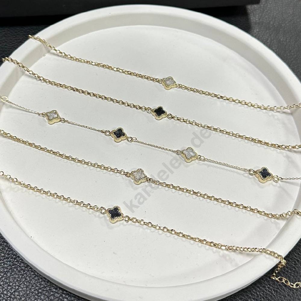 Kardelen 14K GOLD KLEE ARMKETTE III Im Verkauf