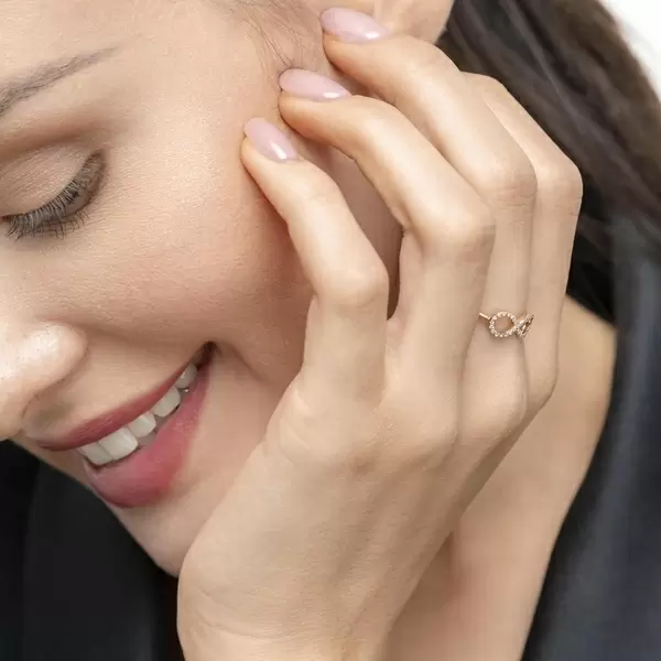 Leaf Jewelry Infinityring mit Diamanten, 18 K Rosegold Exklusivangebot