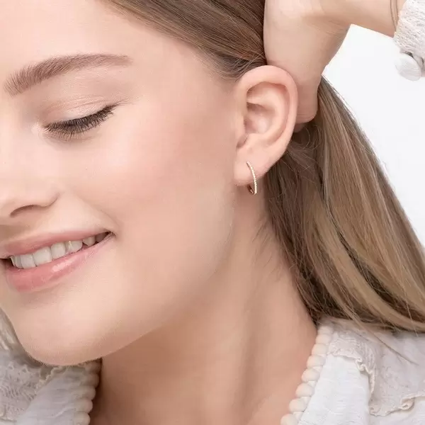 Leaf Jewelry Creole Circle S mit Diamanten, 15mm, 18 K Rosegold Riesige Ersparnisse
