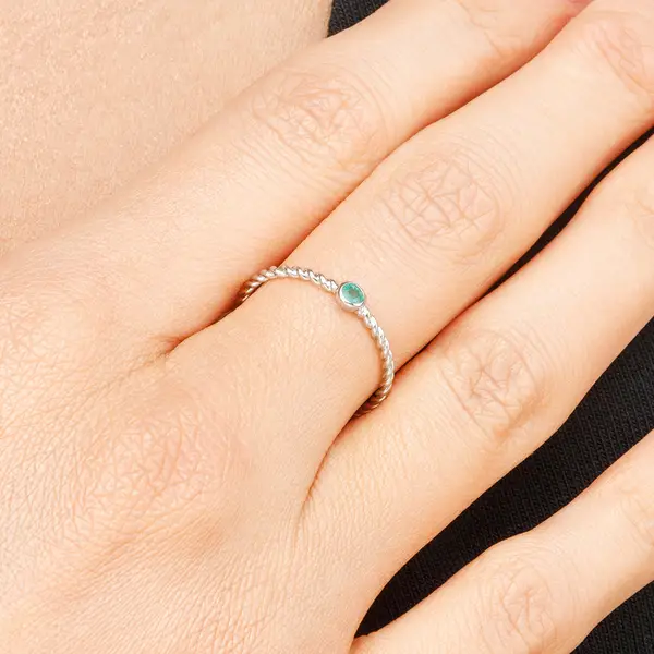 Leaf Jewelry Ring Twist Smaragd, 14K Gelbgold Saisonschlussverkauf