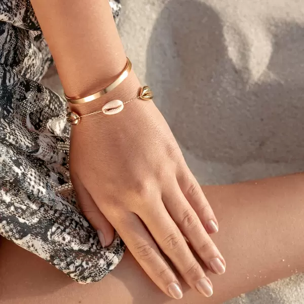 Leaf Jewelry Armkette 5 Cowrie Shells, 18 K Rosegold vergoldet Speichern exportieren