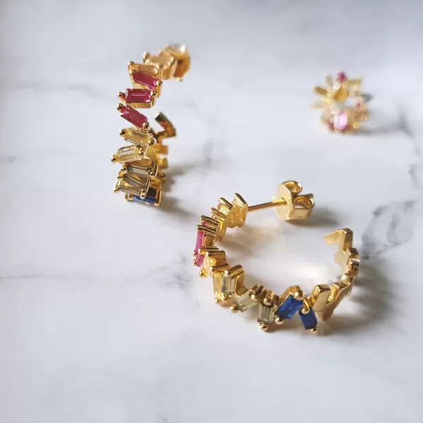 Leaf Jewelry Creole ICE CUBE, Multi Colour Zirkonia, 18 K Gelbgold vergoldet Blitzangebot