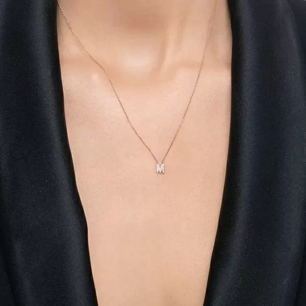 Leaf Jewelry Halskette Letter "M", 14 K Rosegold mit Diamanten Kostenlose Rückgabe