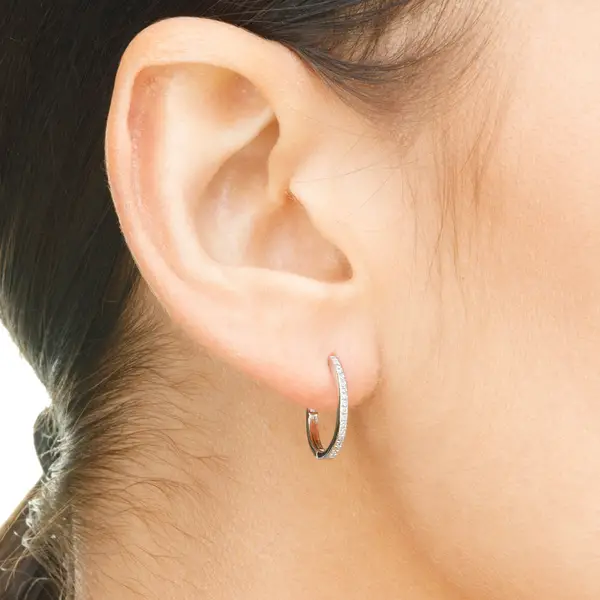 Leaf Jewelry Creole Oval S mit Diamanten, 18 Weißgold Zeitbegrenzte Promotion