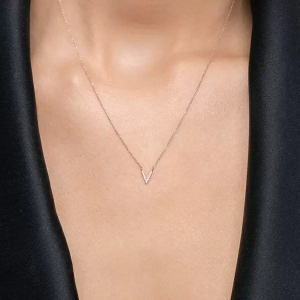 Leaf Jewelry Halskette Letter "V", 14 K Rosegold mit Diamanten Fabrikpreis