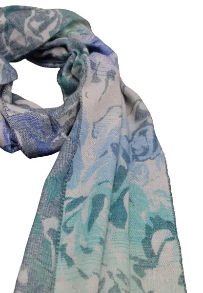-50% SALE Leslii Schal Blumen-Muster Rosen gemusterter Fransen-Schal Muster-Schal in Blau Mint Im Verkauf