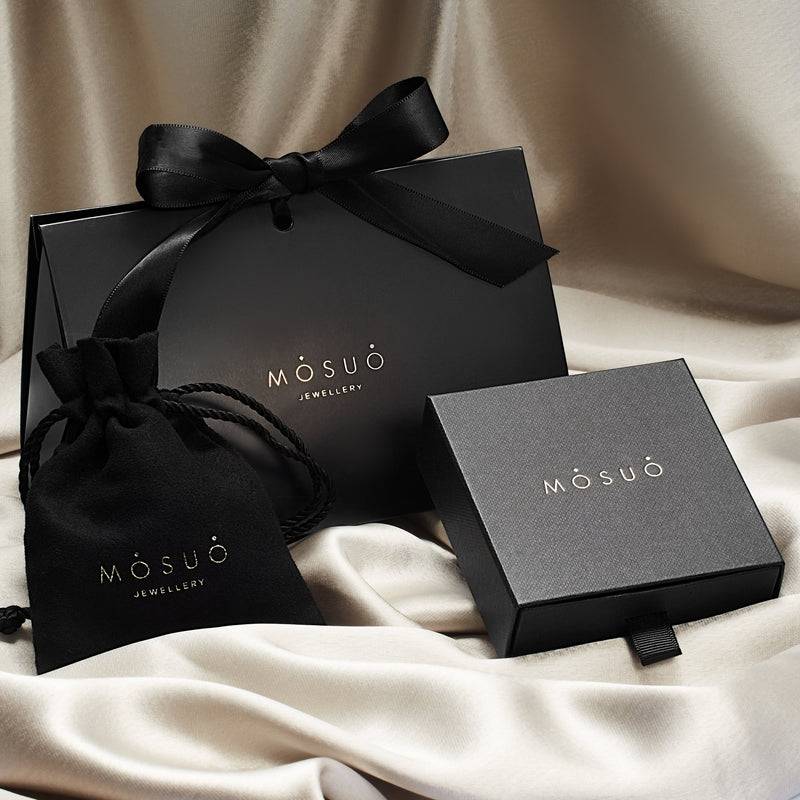 Mosuo Jewellery Diamant Buchstaben Halskette “J” - Vermeil Riesige Rabatte