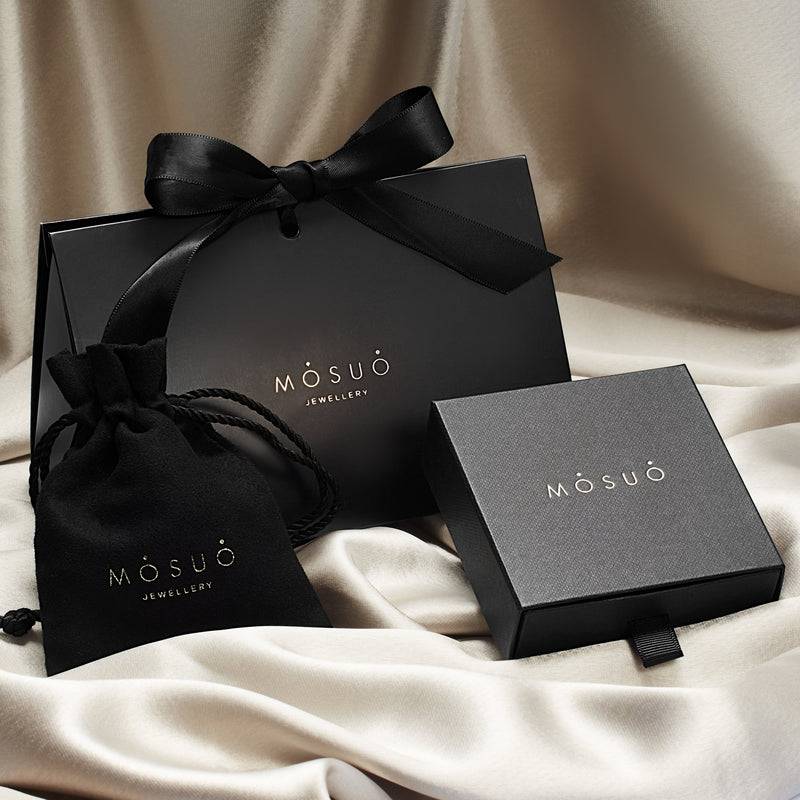 Mosuo Jewellery Diamant Buchstaben Halskette “M” - Vermeil Kostenloser Versand international