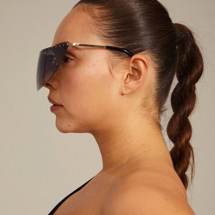 Pilgrim ALIAN Sonnenbrille Schwarz/Gold Im Verkauf