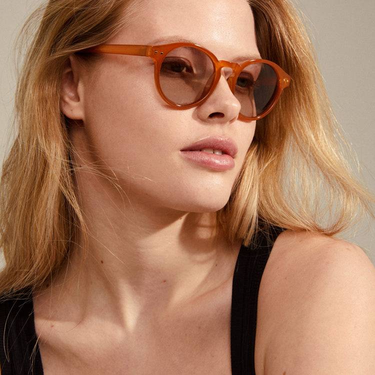 Pilgrim KYRIE Sonnenbrille Braun/Gold Neueste Mode