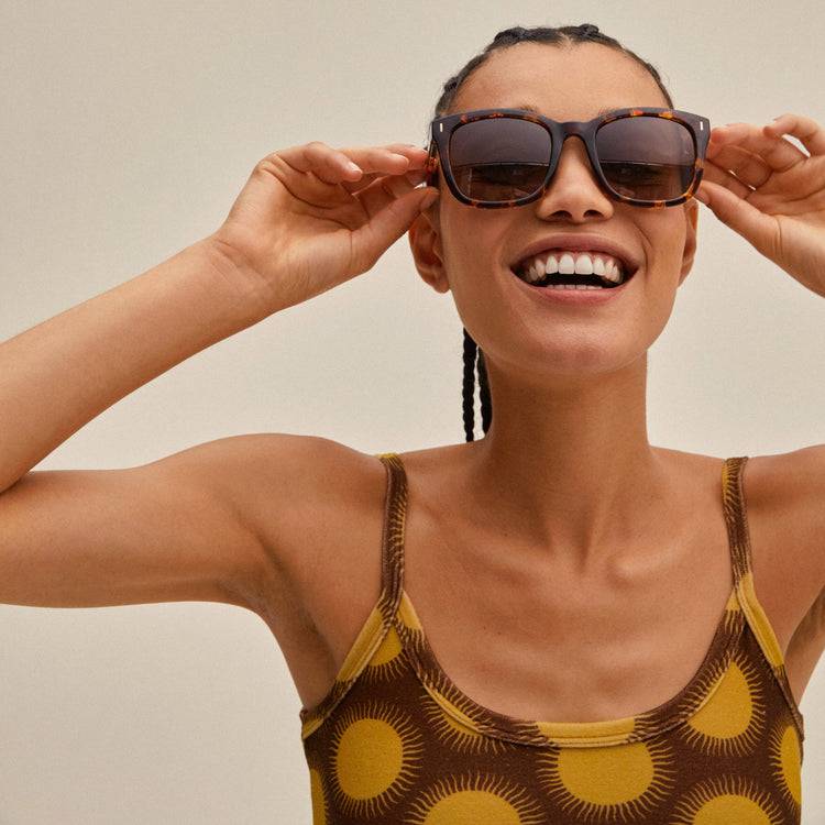 Pilgrim KATYA Recycelte Sonnenbrille Schildpatt-Braun/Gold Neuheiten