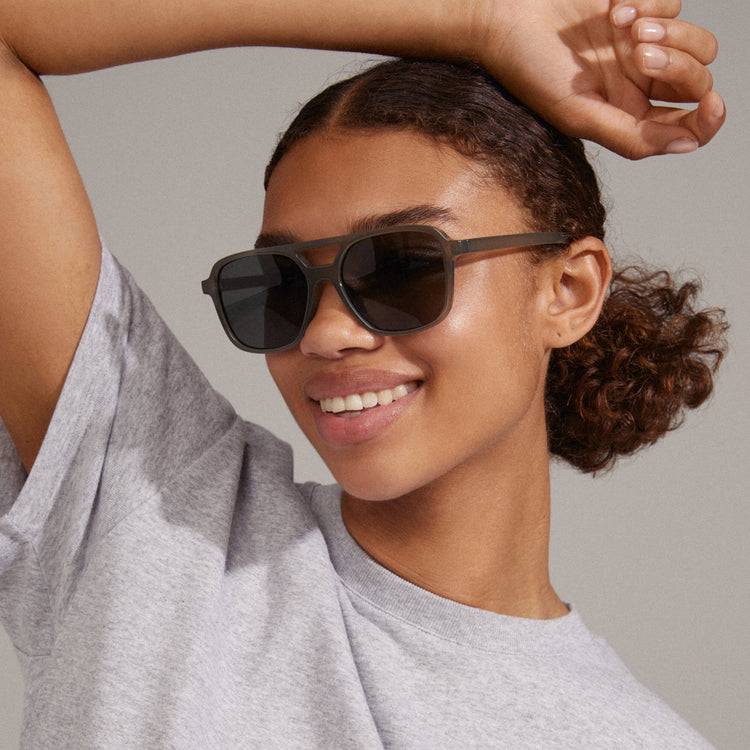 Pilgrim ELODIE Piloten-Sonnenbrille grau Kostenloser Versand international