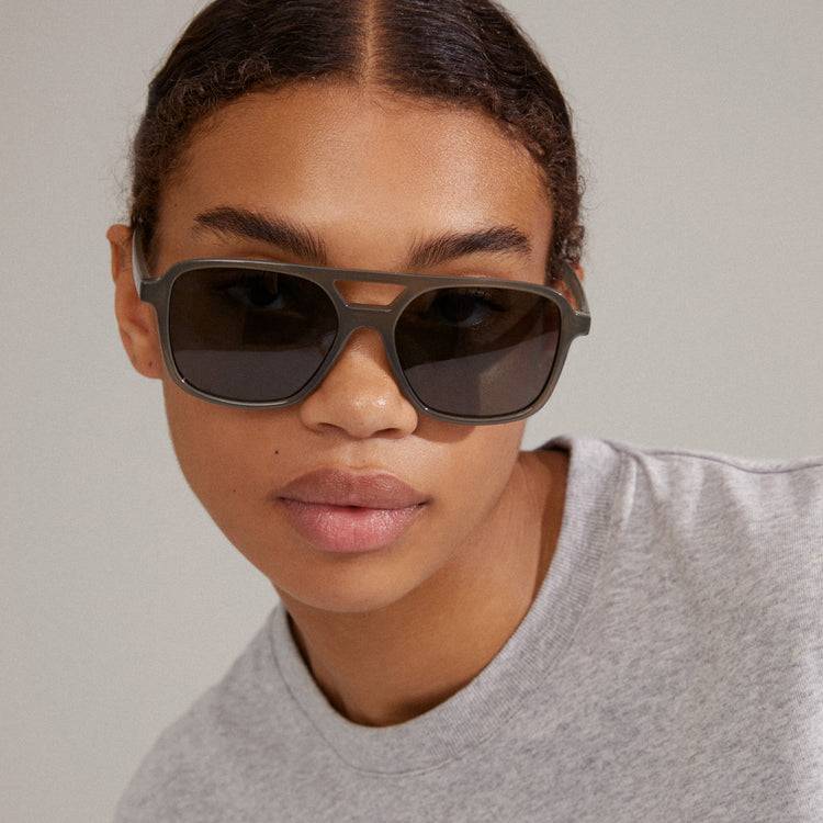 Pilgrim ELODIE Piloten-Sonnenbrille grau Kostenloser Versand international