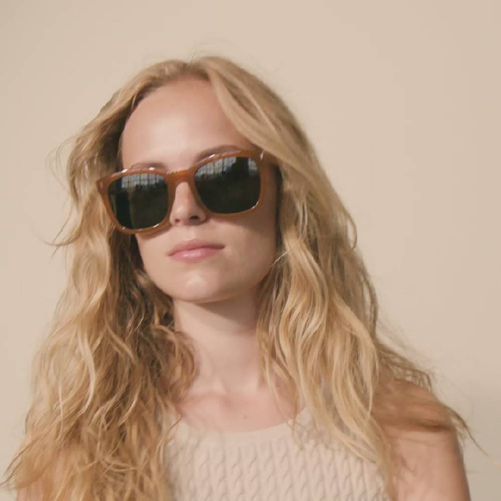 Pilgrim KATYA ikonische Retro-Sonnenbrille karamellbraun Black Friday Preise