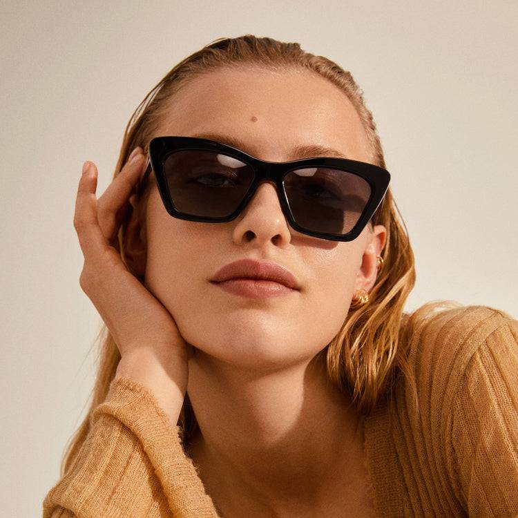 Pilgrim DAKOTA eckige Cat-Eye-Sonnenbrille schwarz Zeitlich begrenztes Angebot