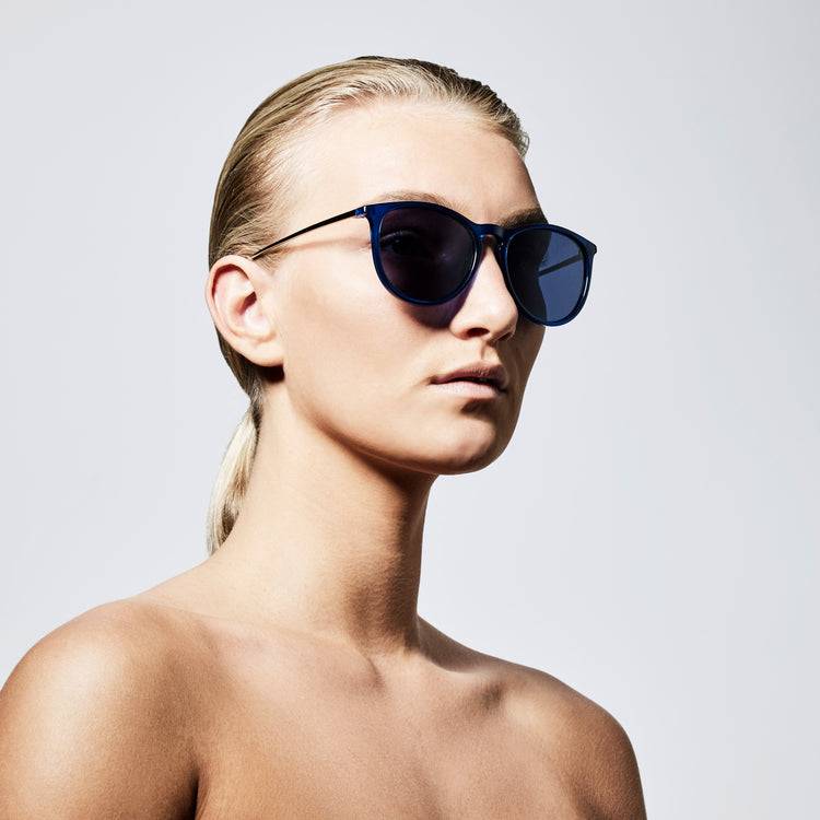 Pilgrim VANILLE Sonnenbrille dunkelblau/versilbert Saisonale Angebote