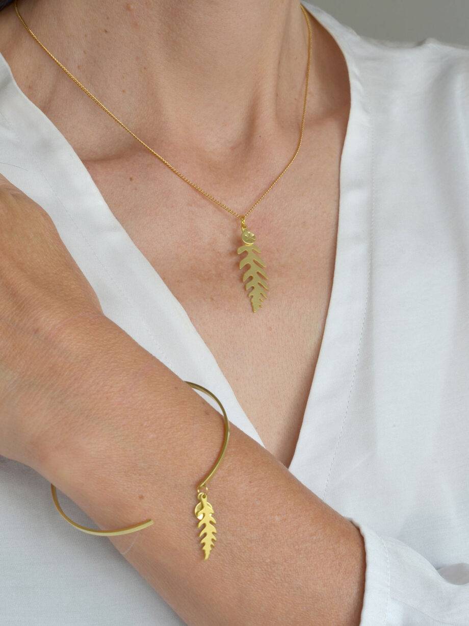 Renna Deluxe Armreif mit Farn in Gold Verkauf