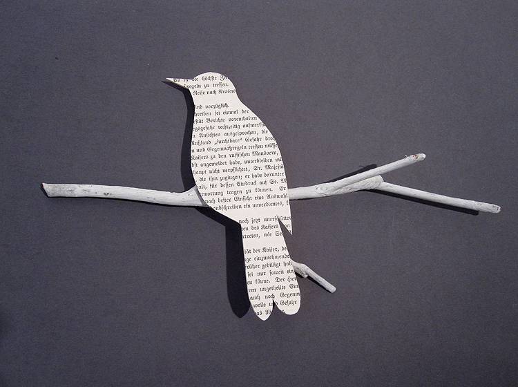 Renna Deluxe Amsel in Fraktur auf dem Ast im Angebot